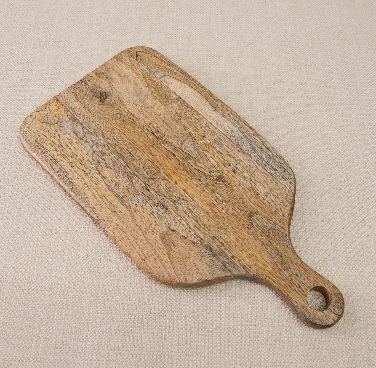 ROUNDED WOOD CUTTING BOARD