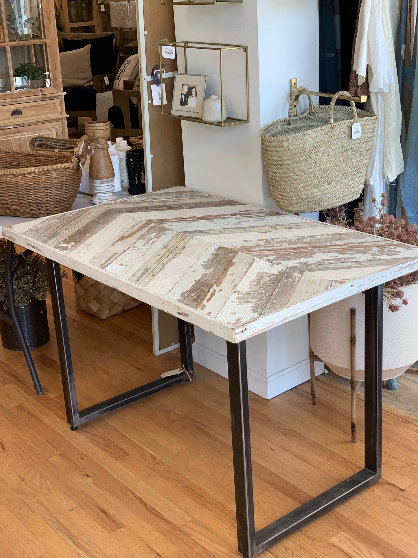 RECLAIMED WOOD TABLE