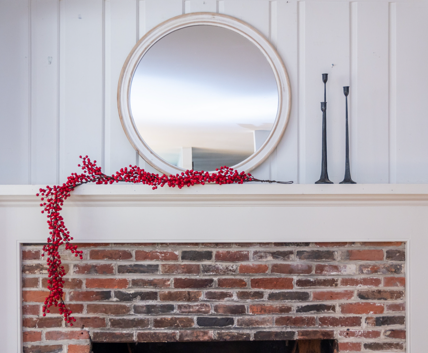 RED BERRY GARLAND