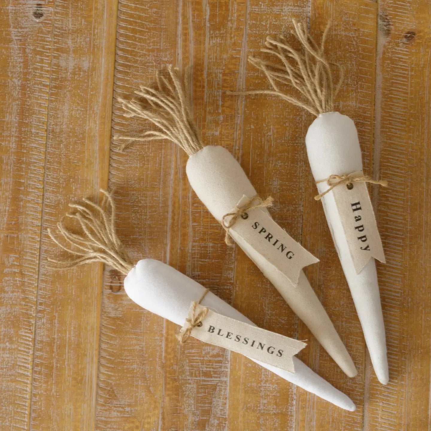 SET OF THREE CARROTS