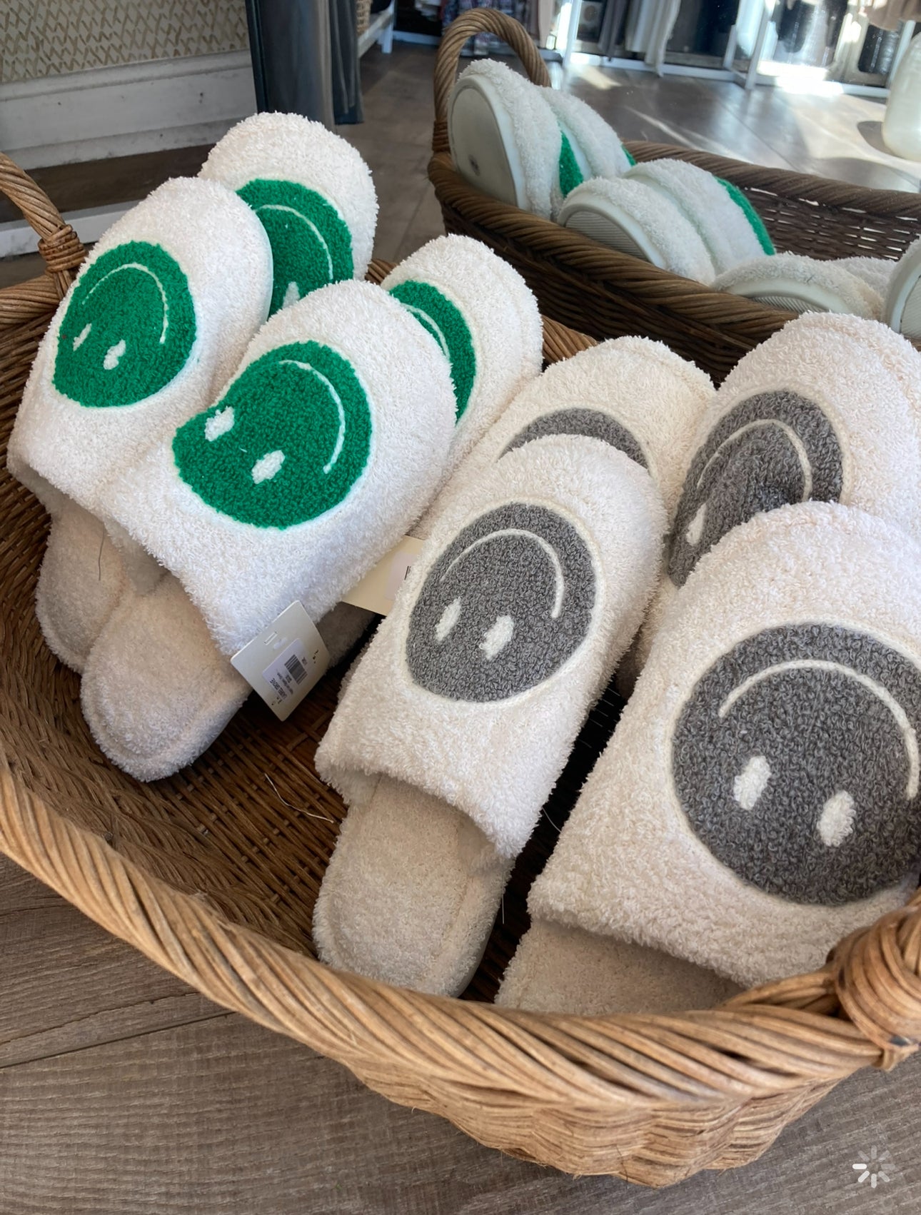 HAPPY FACE SLIPPERS