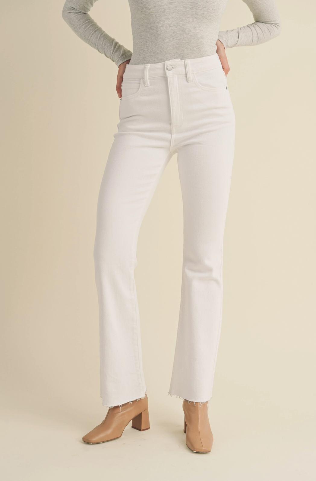 BELMONT WHITE FLARE JEAN