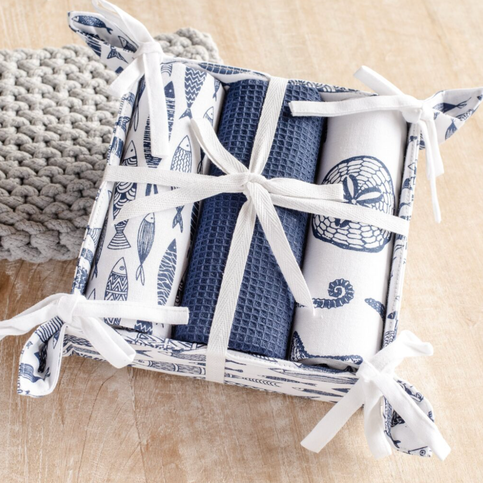 BLUE AND WHITE FISH TOWEL GIFT SET