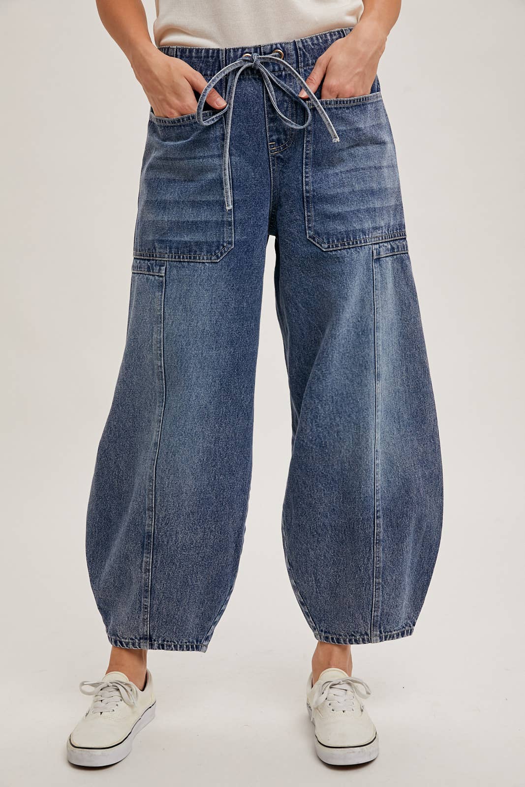 DENIM MID-WAIST DRAWSTRINGS BARREL JEANS