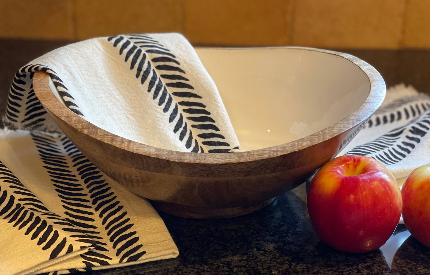 Wooden Serving Bowl +2 Dish Towels