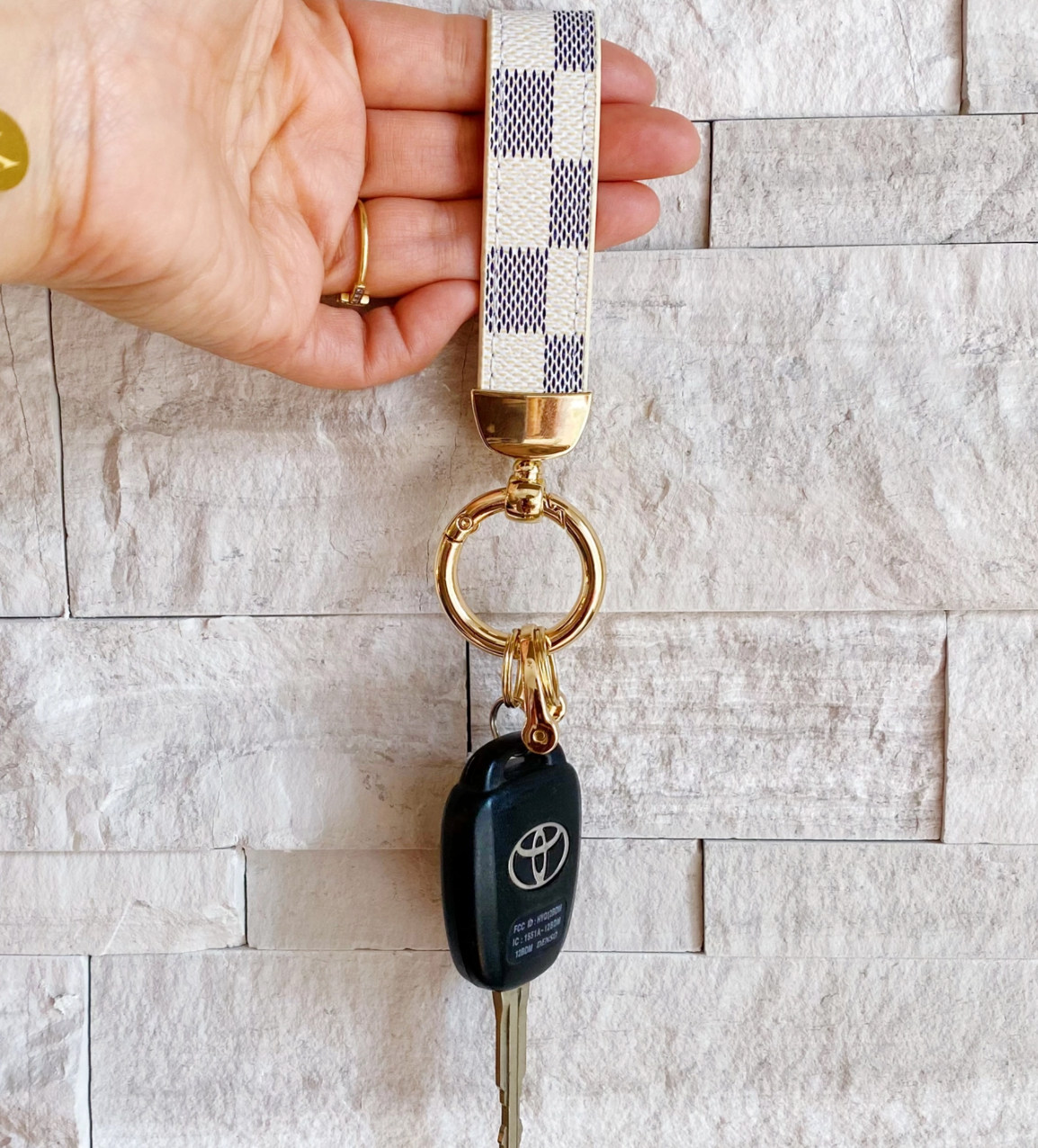 LUXE KEY CHAIN